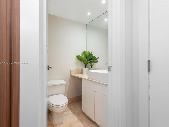 701 Brickell Key Blvd 1912, Miami FL 33131