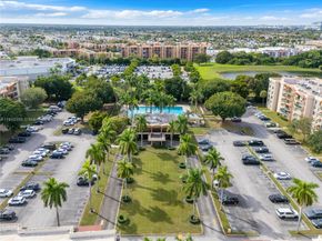 9320 Fountainebleau Blvd 215, Miami FL 33172