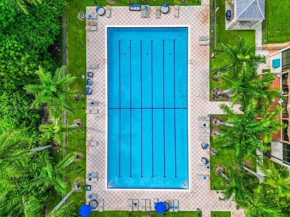 9320 Fountainebleau Blvd 215, Miami FL 33172