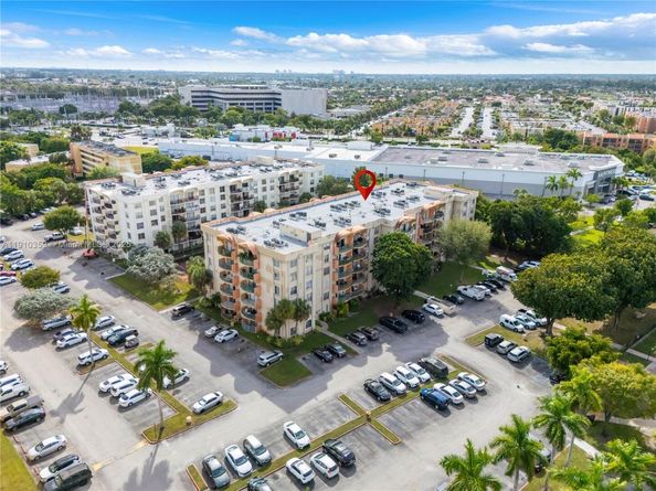 9320 Fountainebleau Blvd 215, Miami FL 33172