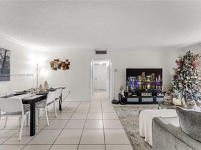 9320 Fountainebleau Blvd 215, Miami FL 33172