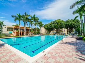 9320 Fountainebleau Blvd 215, Miami FL 33172