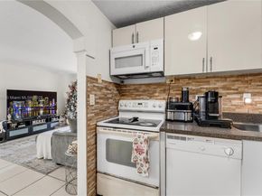 9320 Fountainebleau Blvd 215, Miami FL 33172