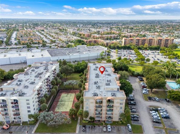 9320 Fountainebleau Blvd 215, Miami FL 33172