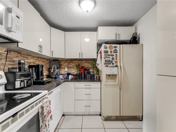 9320 Fountainebleau Blvd 215, Miami FL 33172