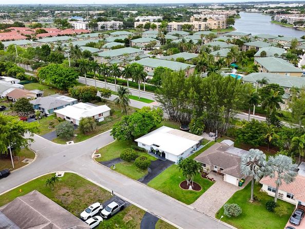 10300 NW 80th Ct, Tamarac FL 33321