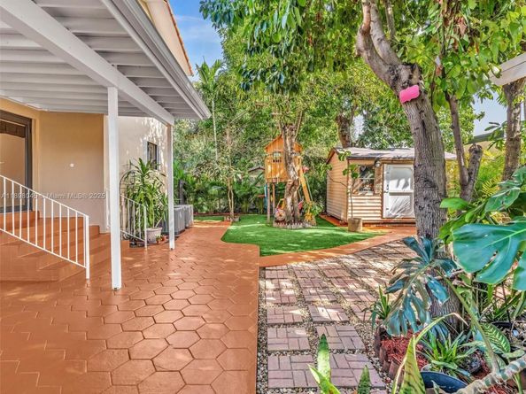 6460 SW 2nd St, Miami FL 33144