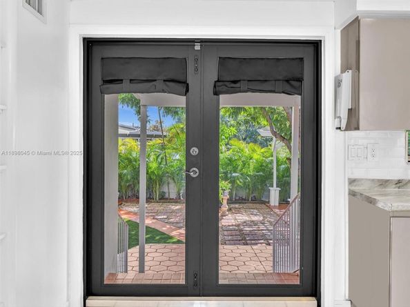 6460 SW 2nd St, Miami FL 33144