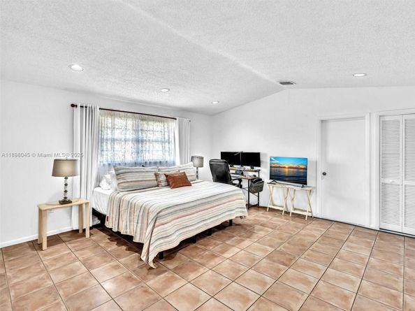 6460 SW 2nd St, Miami FL 33144