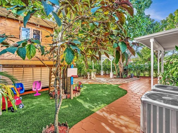 6460 SW 2nd St, Miami FL 33144