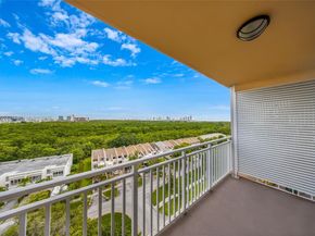 2450 NE 135th St 1006, North Miami FL 33181