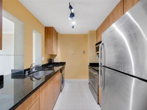 2450 NE 135th St 1006, North Miami FL 33181