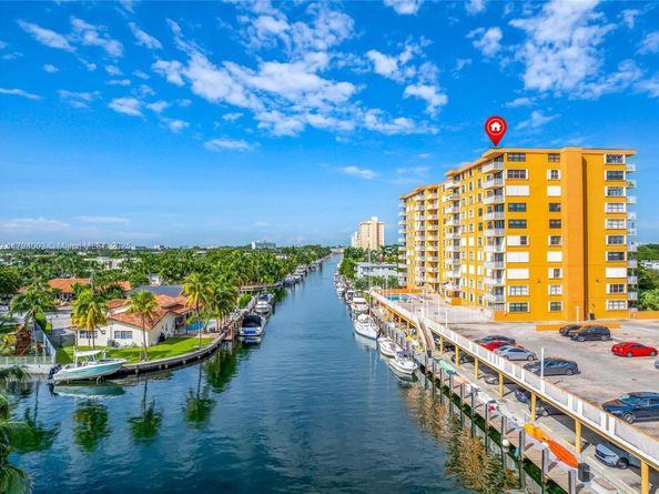 2450 NE 135th St 1006, North Miami FL 33181