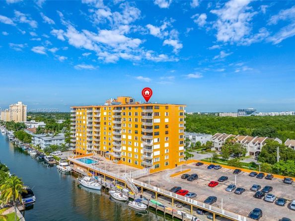2450 NE 135th St 1006, North Miami FL 33181
