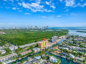 2450 NE 135th St 1006, North Miami FL 33181