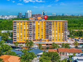 2450 NE 135th St 1006, North Miami FL 33181