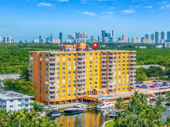 2450 NE 135th St 1006, North Miami FL 33181