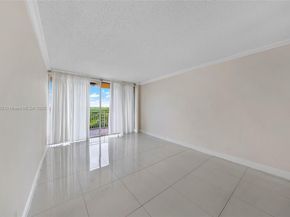 2450 NE 135th St 1006, North Miami FL 33181