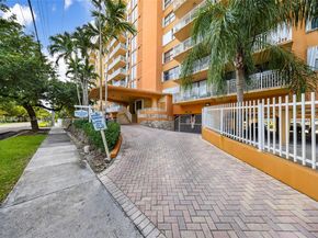 2450 NE 135th St 1006, North Miami FL 33181