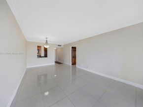 2450 NE 135th St 1006, North Miami FL 33181