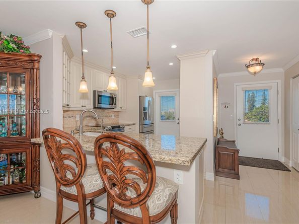 200 NE 14th Ave 524, Hallandale Beach FL 33009