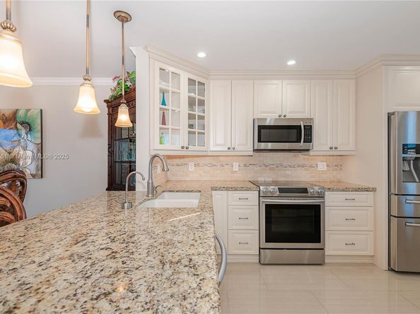 200 NE 14th Ave 524, Hallandale Beach FL 33009