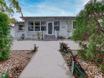 1923 Dewey St