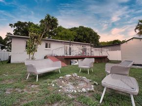1923 Dewey St, Hollywood FL 33020
