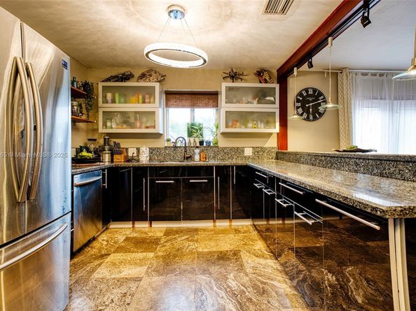 1923 Dewey St, Hollywood FL 33020