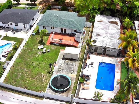 1923 Dewey St, Hollywood FL 33020