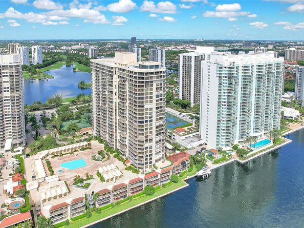 20191 E Country Club Dr 2606, Aventura FL 33180