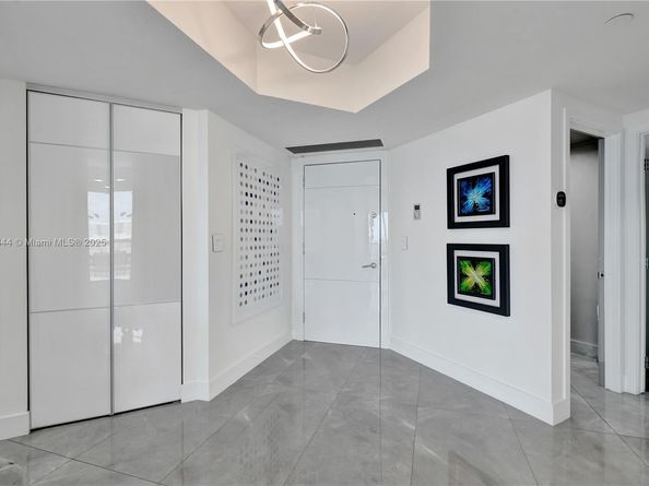 20191 E Country Club Dr 2606, Aventura FL 33180