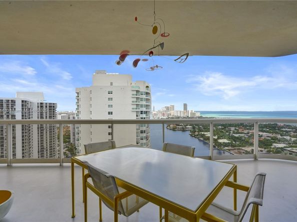 20191 E Country Club Dr 2606, Aventura FL 33180