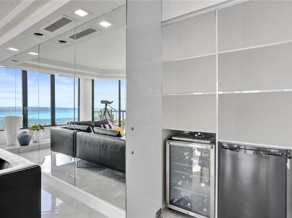 20191 E Country Club Dr 2606, Aventura FL 33180