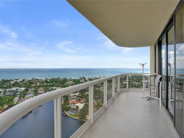 20191 E Country Club Dr 2606, Aventura FL 33180