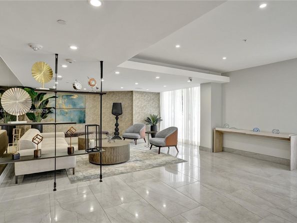 20191 E Country Club Dr 2606, Aventura FL 33180