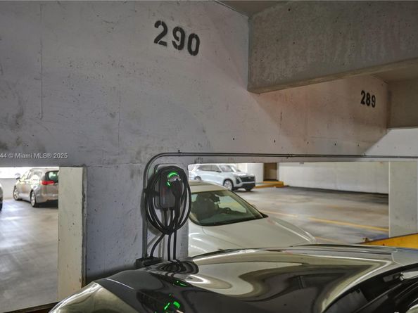 20191 E Country Club Dr 2606, Aventura FL 33180