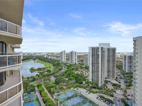 20191 E Country Club Dr 2606, Aventura FL 33180