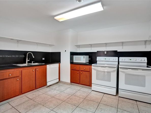 20191 E Country Club Dr 2606, Aventura FL 33180