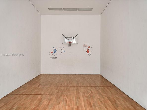 20191 E Country Club Dr 2606, Aventura FL 33180