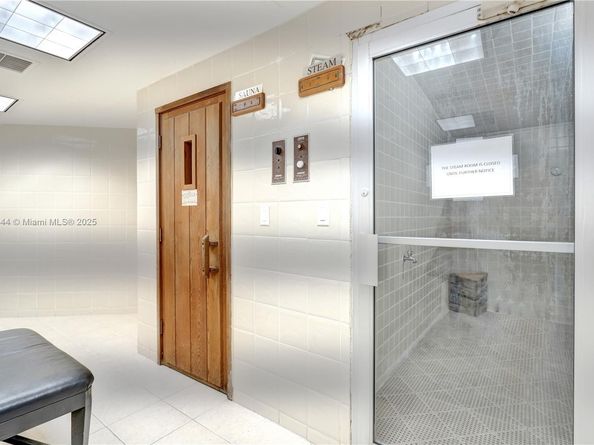 20191 E Country Club Dr 2606, Aventura FL 33180