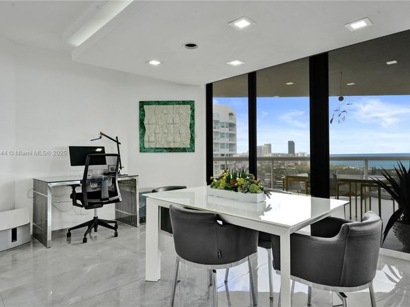 20191 E Country Club Dr 2606, Aventura FL 33180