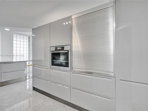 20191 E Country Club Dr 2606, Aventura FL 33180