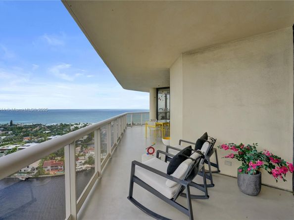 20191 E Country Club Dr 2606, Aventura FL 33180