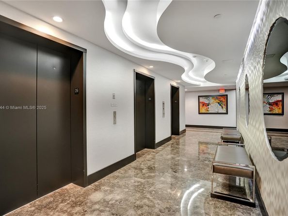 20191 E Country Club Dr 2606, Aventura FL 33180