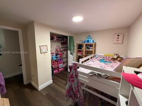 5290 SW 22nd Ter, Dania Beach FL 33312