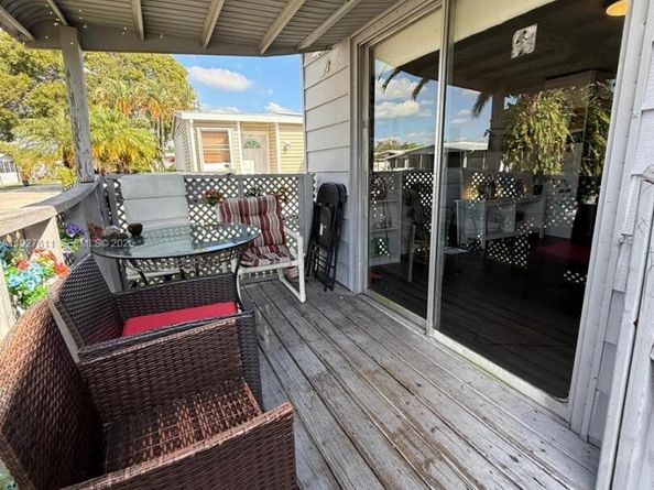 5290 SW 22nd Ter, Dania Beach FL 33312