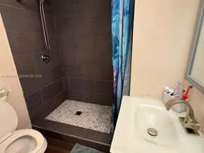 5290 SW 22nd Ter, Dania Beach FL 33312