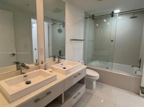 45 SW 9th St 1407, Miami FL 33130