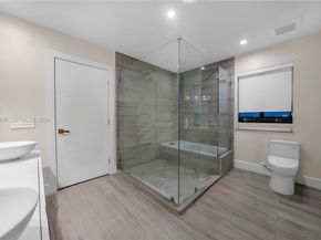 4844 NW 94th Doral Pl, Doral FL 33178